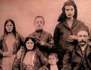 15_Oikogeneia_tou_Demetriou_Mikhaelide_28Goure29_apo_ten_enoria_Terzanton_tes_Santas.jpg